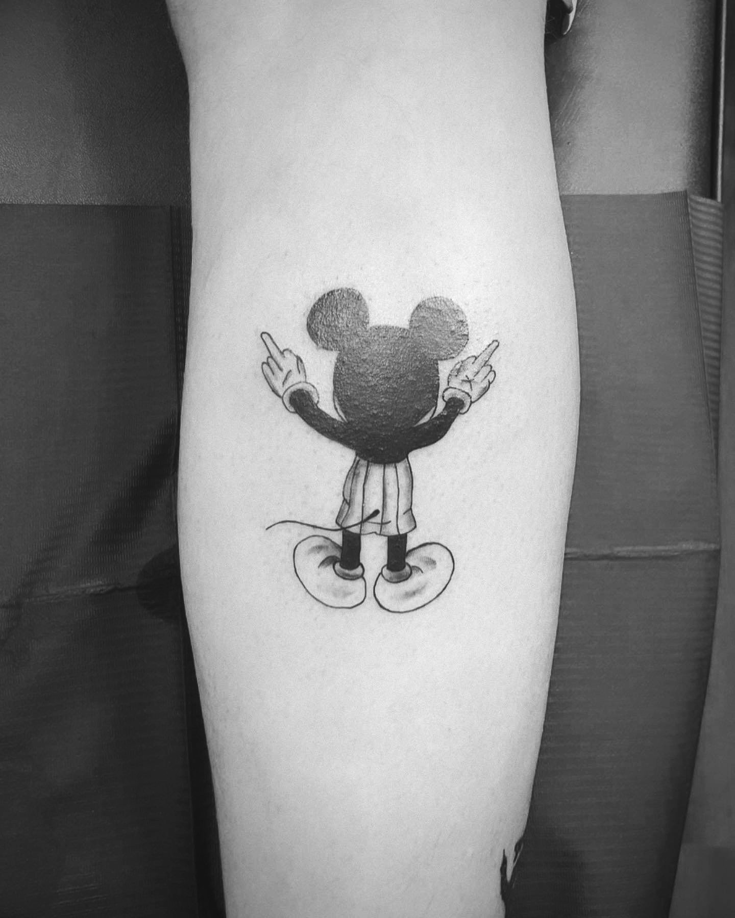 Tattoo: 58E53566 6118 46A9 A21C 2DF990A23BEC