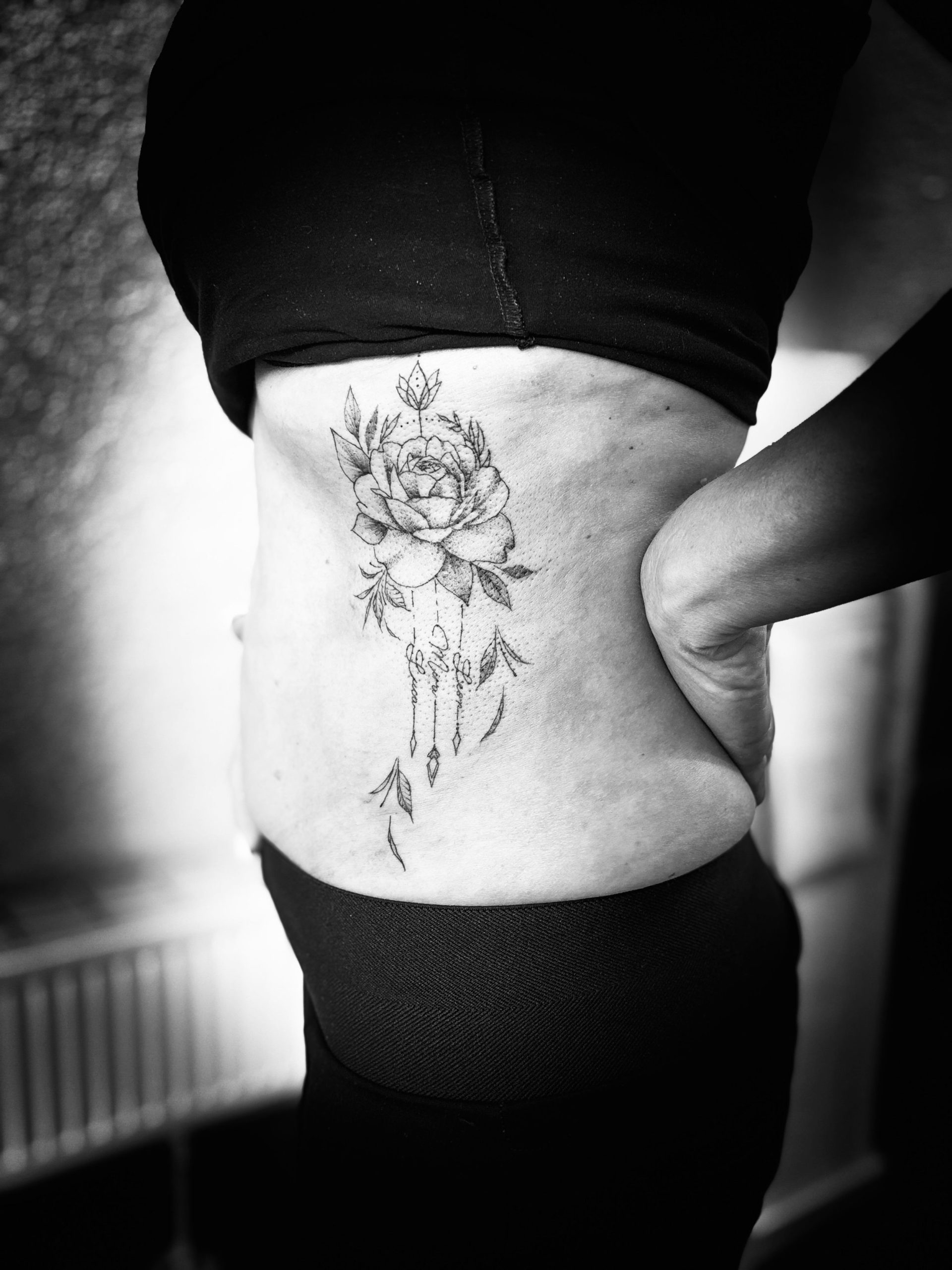 Tattoo: Blume Astrid