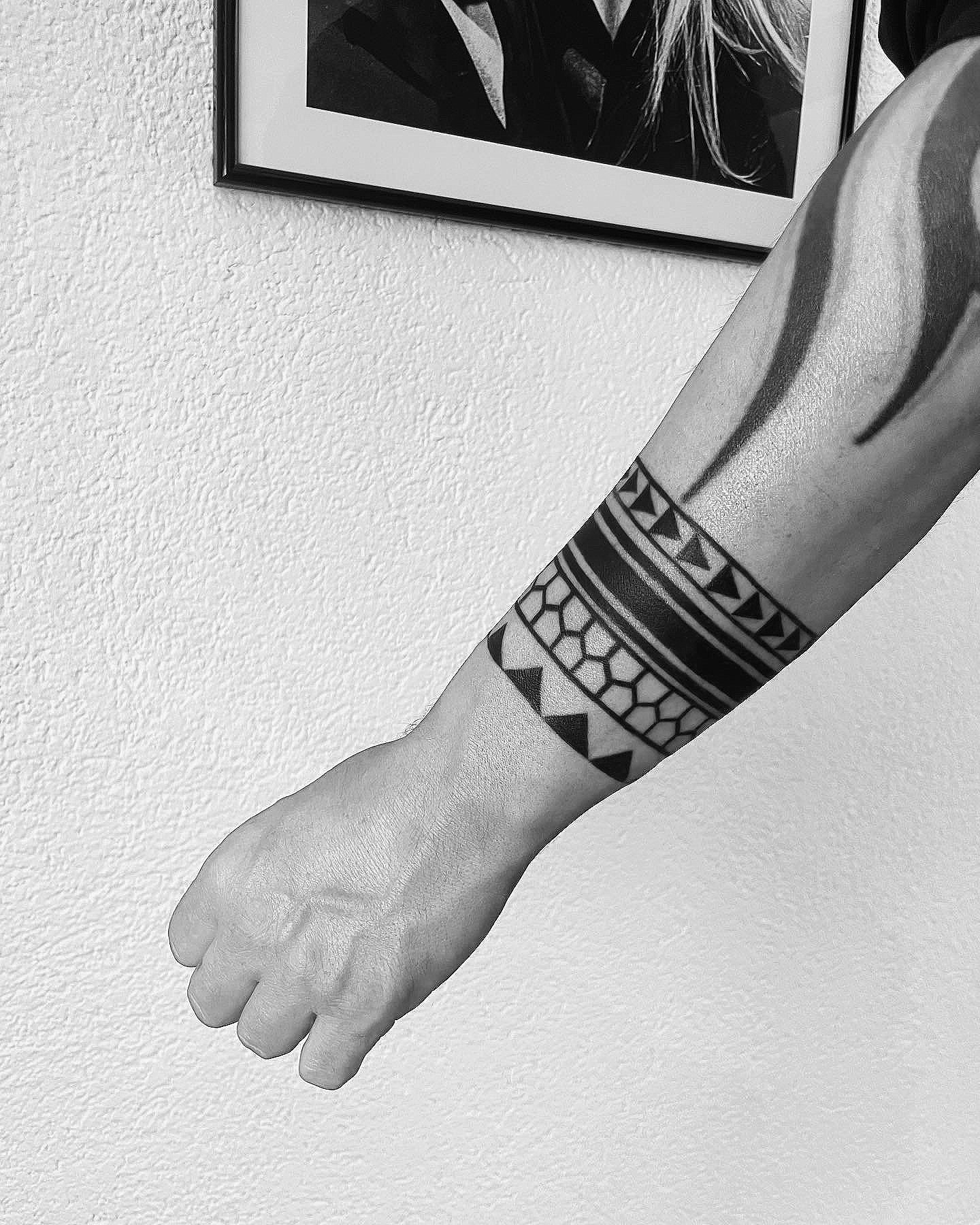 Tattoo: CD04A397 60D3 4E05 9527 3C06C317B0B4