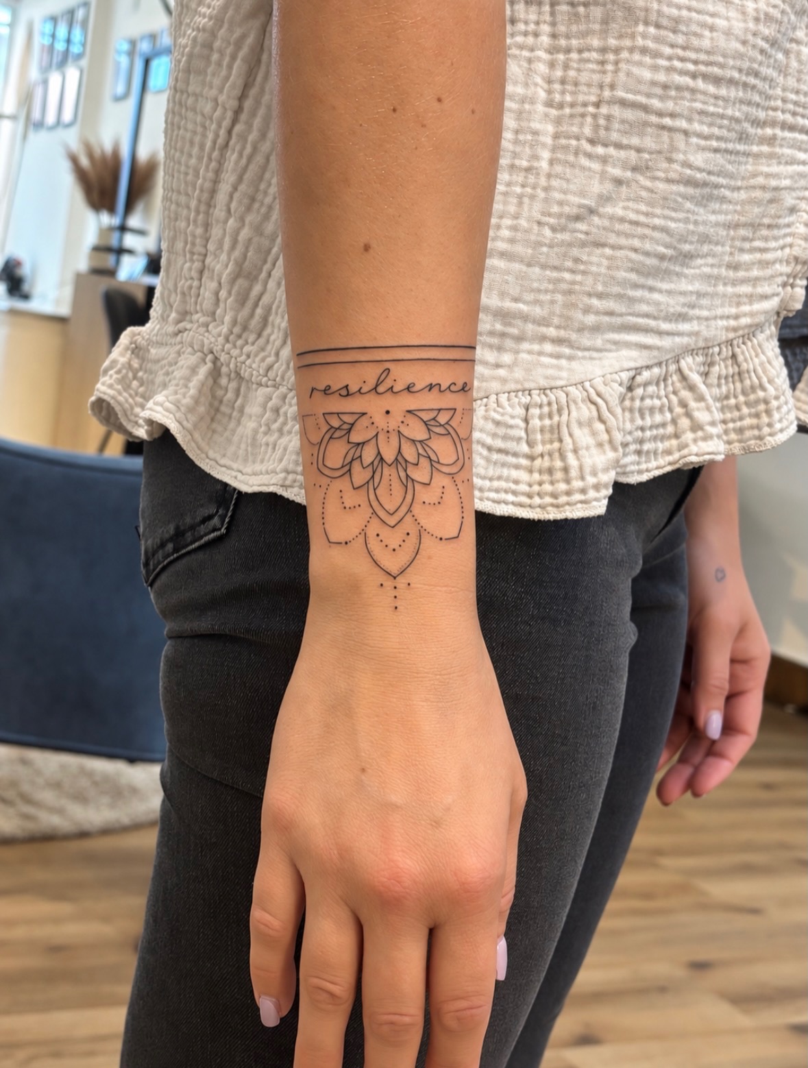 🖤 Filigran things.. 

Immer wieder gerne 🫶🏻☺️

#ravensburg #finelinetattoo #tattoolover #tattoowork #bodensee